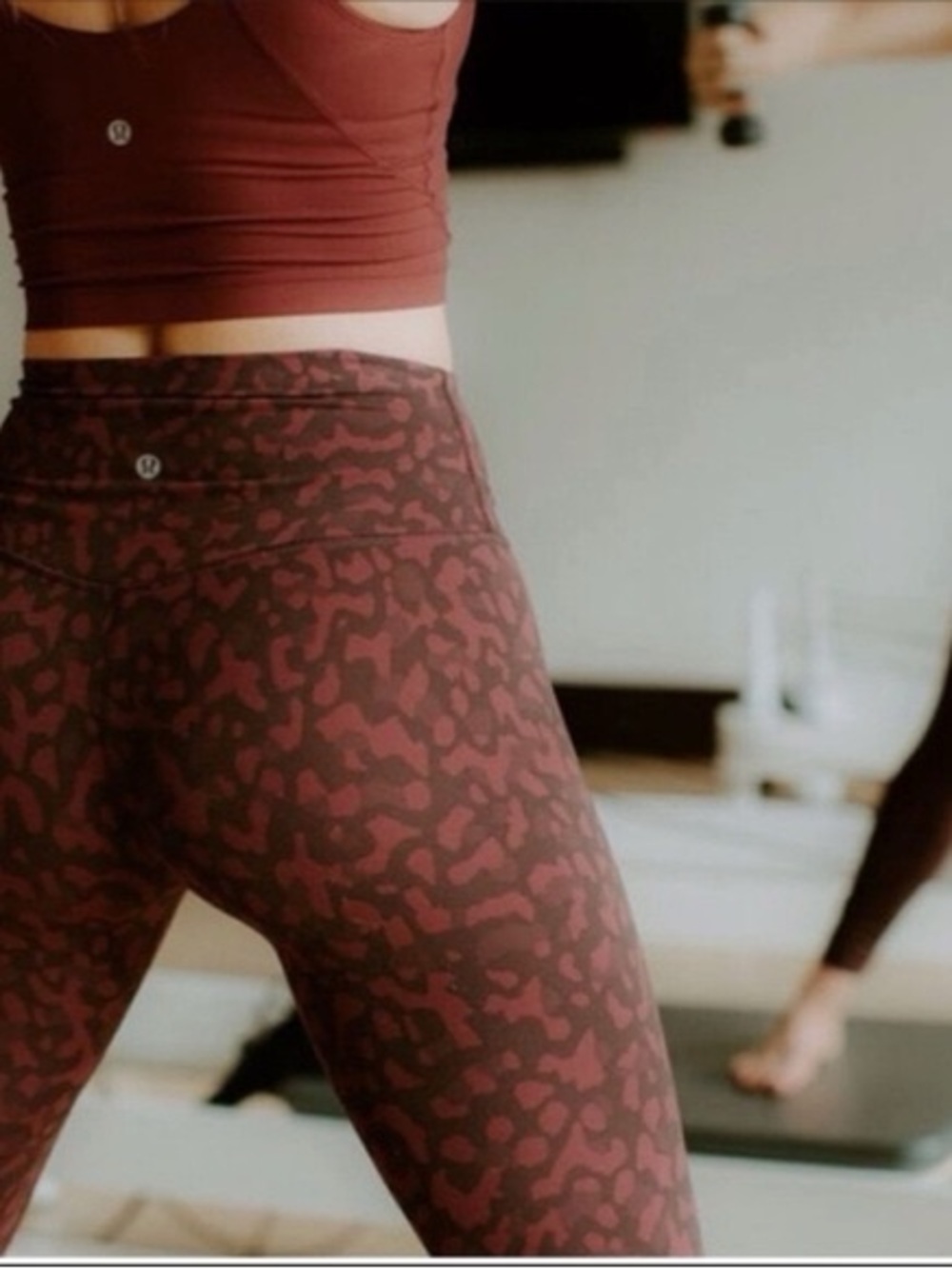 Lululemon align formation camo dark adobe size 4 - Picture 5 of 10